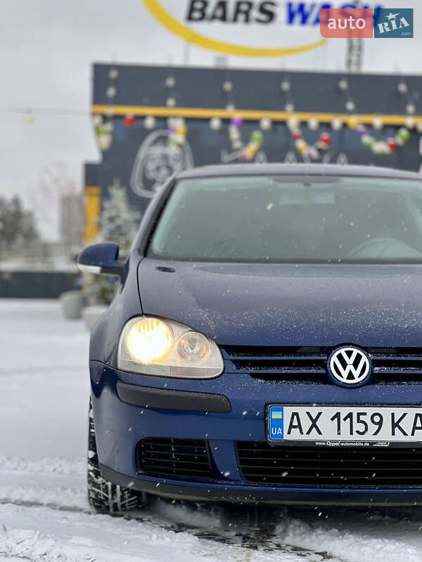 Хетчбек Volkswagen Golf 2005 в Харкові
