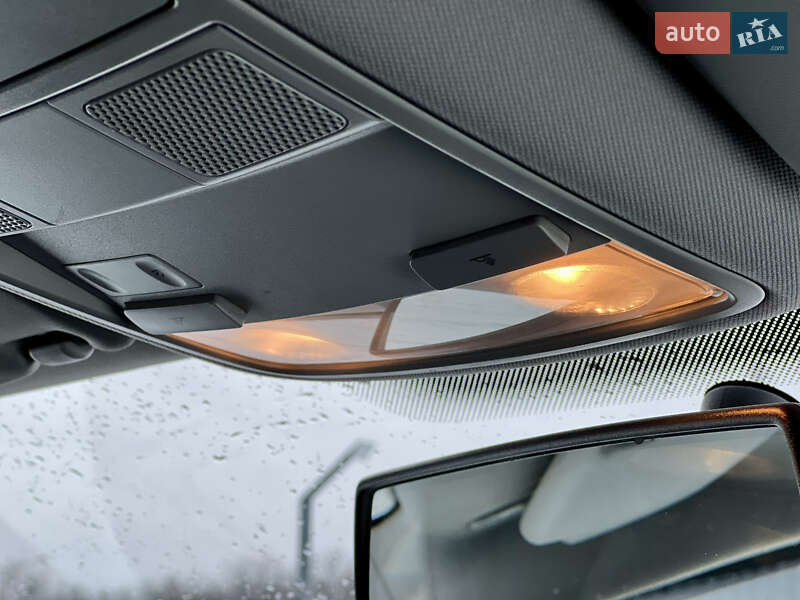 Хетчбек Volkswagen Golf 2005 в Харкові