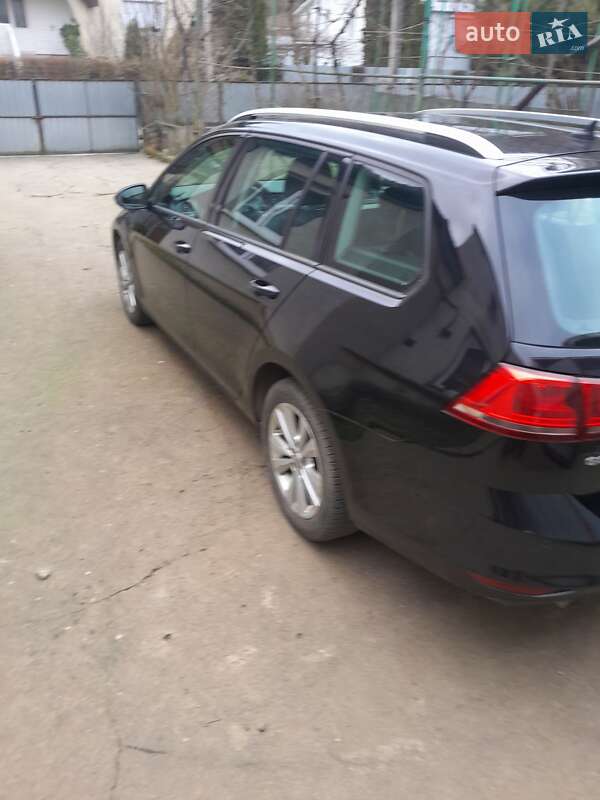 Універсал Volkswagen Golf 2015 в Ужгороді