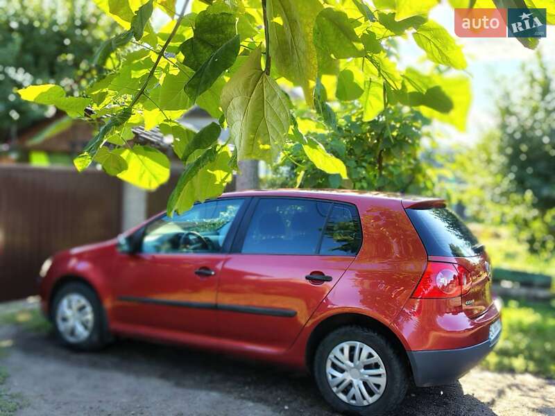 Хетчбек Volkswagen Golf 2009 в Прилуках
