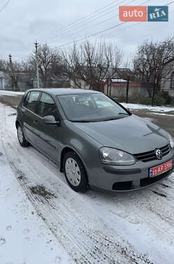 Хэтчбек Volkswagen Golf 2005 в Вознесенске