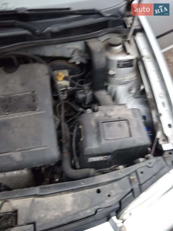 Універсал Volkswagen Golf 2003 в Києві