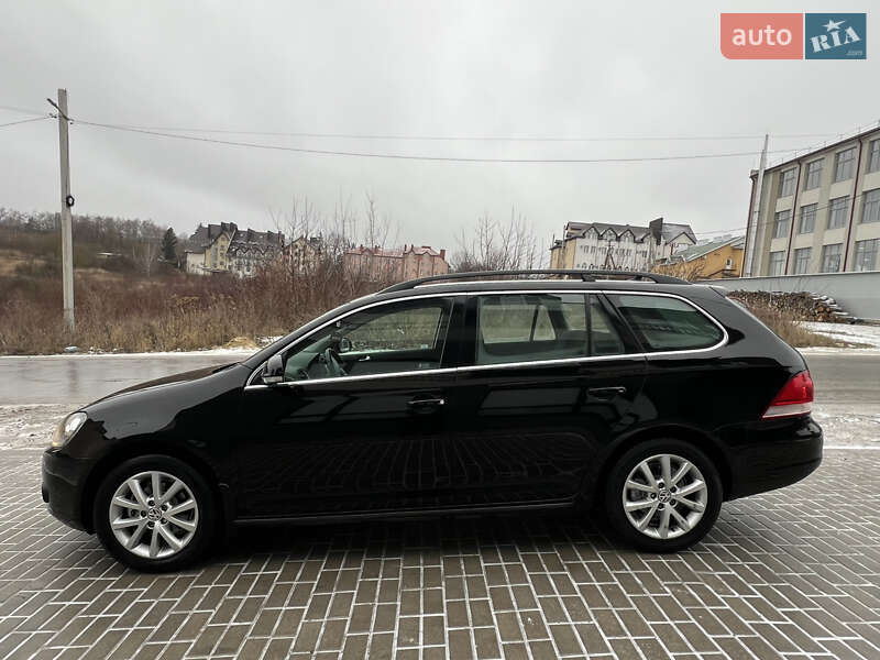 Універсал Volkswagen Golf 2010 в Тернополі