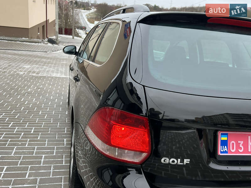 Універсал Volkswagen Golf 2010 в Тернополі