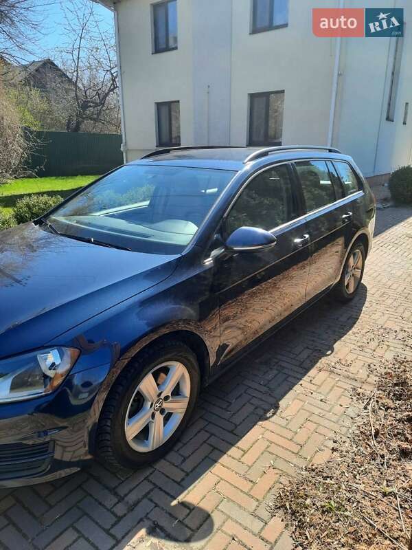 Універсал Volkswagen Golf 2015 в Києві