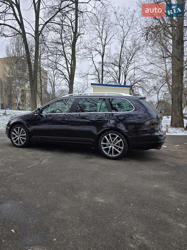 Універсал Volkswagen Golf 2010 в Києві