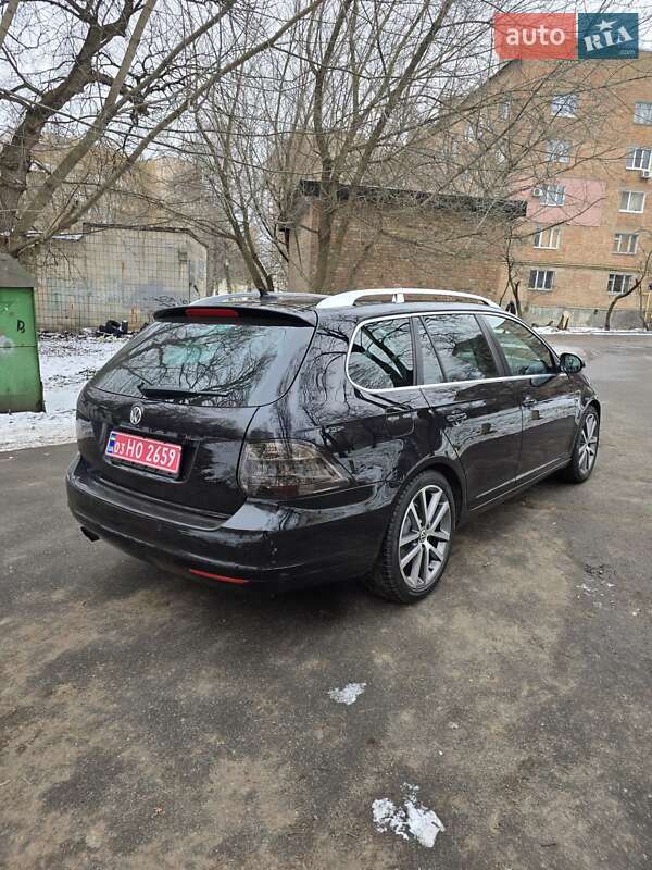 Універсал Volkswagen Golf 2010 в Києві