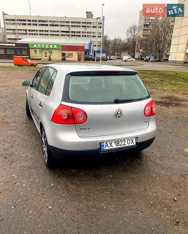 Хетчбек Volkswagen Golf 2004 в Харкові