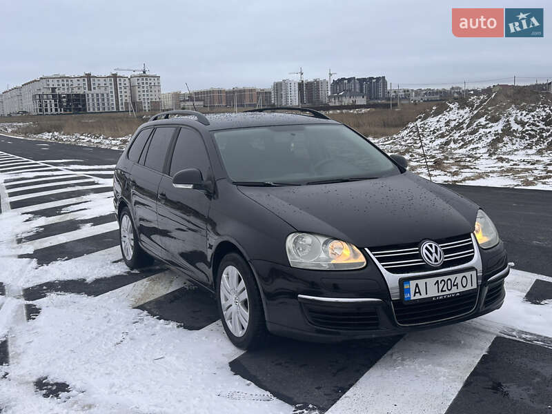 Універсал Volkswagen Golf 2008 в Києві