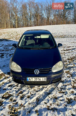 Хэтчбек Volkswagen Golf 2003 в Долине