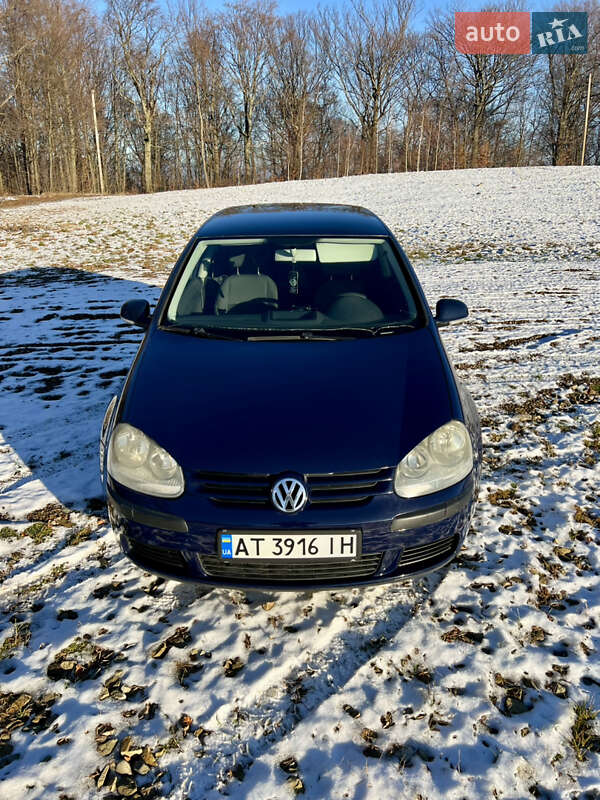 Хетчбек Volkswagen Golf 2003 в Долині