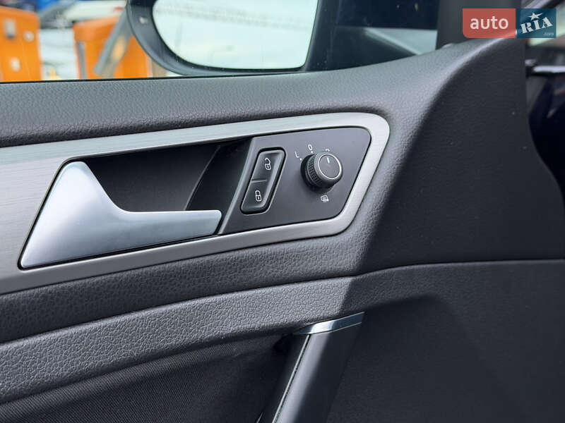 Універсал Volkswagen Golf 2017 в Києві