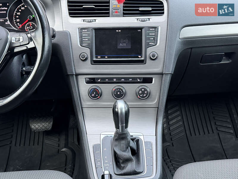 Універсал Volkswagen Golf 2017 в Києві