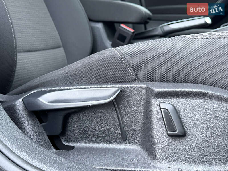 Універсал Volkswagen Golf 2017 в Києві