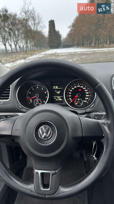 Хетчбек Volkswagen Golf 2010 в Володимирі
