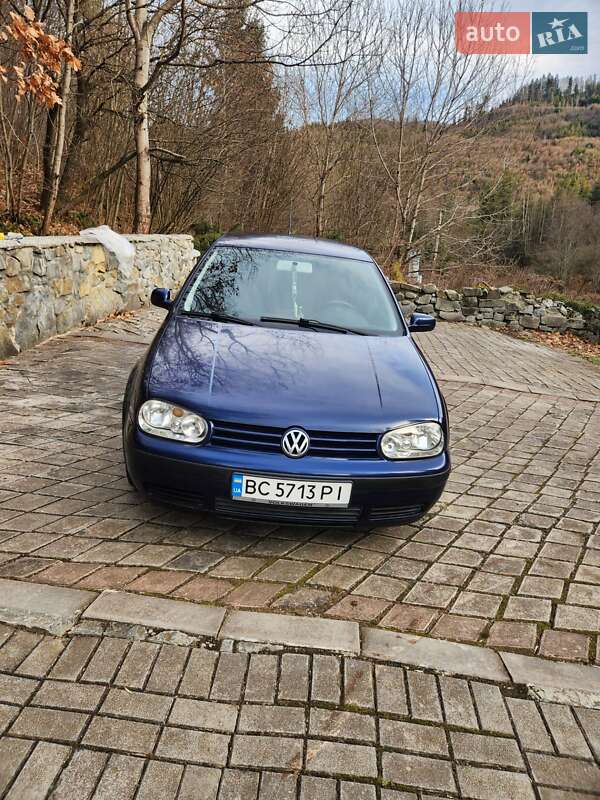 Хэтчбек Volkswagen Golf 2000 в Славском