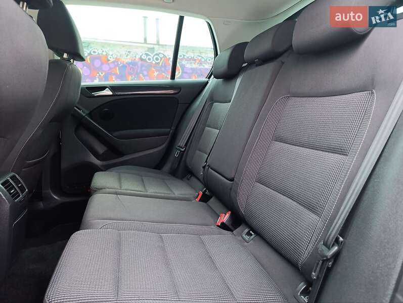 Хетчбек Volkswagen Golf 2011 в Києві