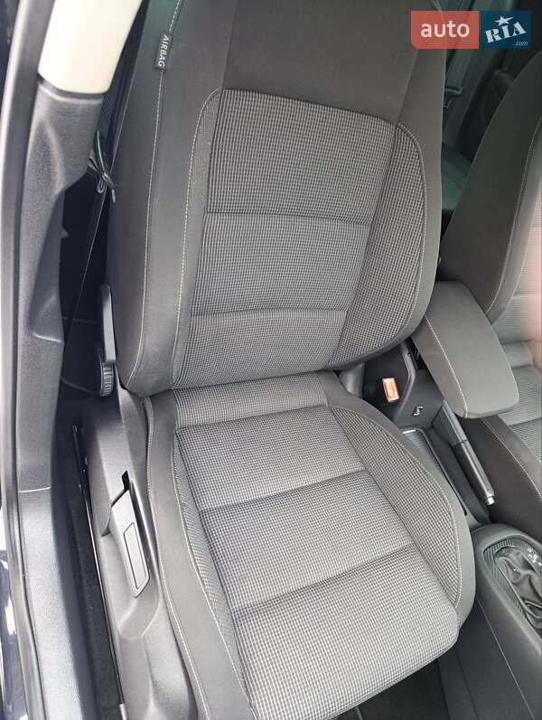 Хетчбек Volkswagen Golf 2011 в Києві