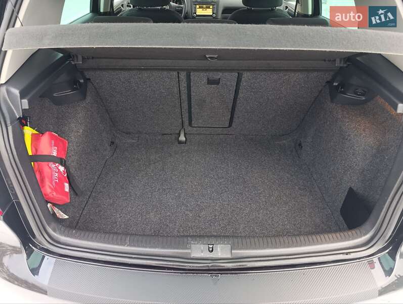 Хетчбек Volkswagen Golf 2011 в Києві