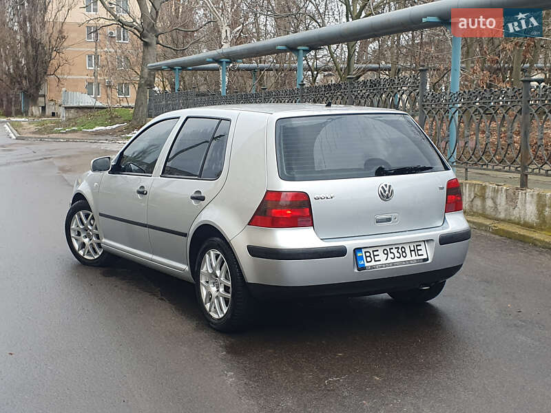 Хетчбек Volkswagen Golf 2001 в Миколаєві