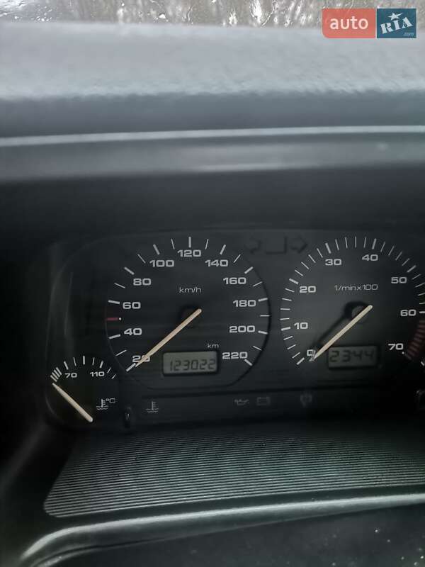 Хетчбек Volkswagen Golf 1993 в Ходореві