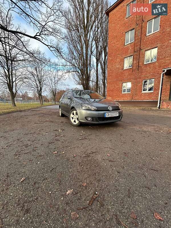 Універсал Volkswagen Golf 2011 в Чернігові