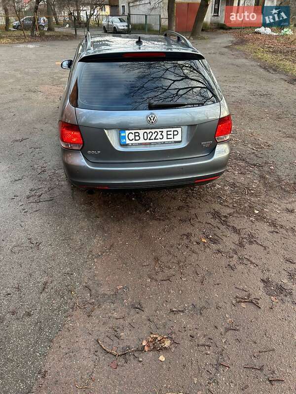 Універсал Volkswagen Golf 2011 в Чернігові