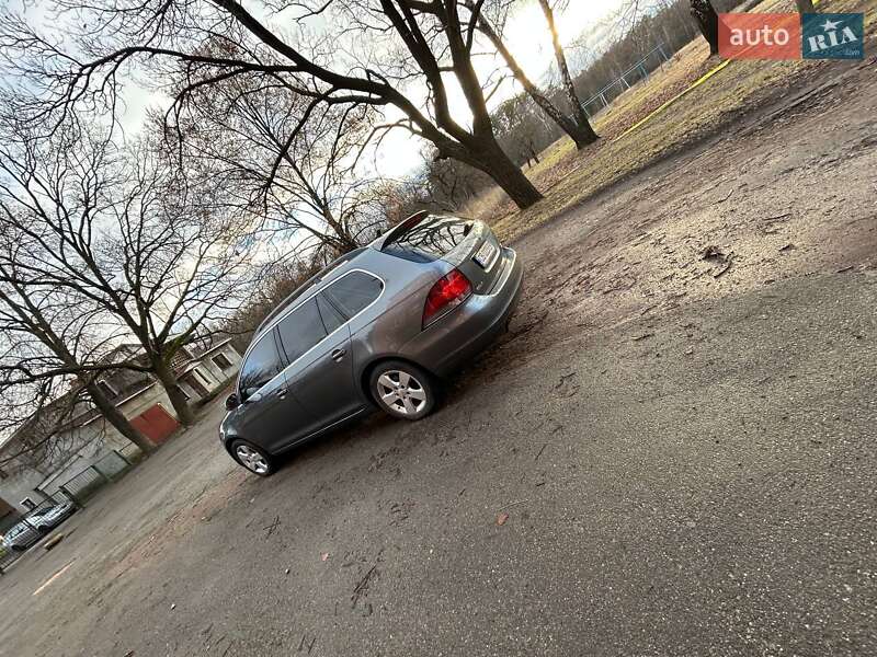 Універсал Volkswagen Golf 2011 в Чернігові