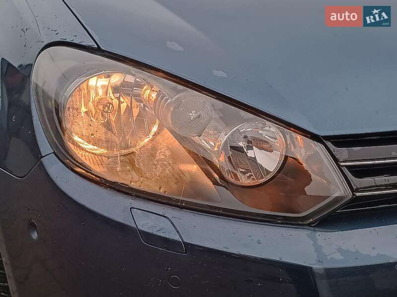 Хетчбек Volkswagen Golf 2010 в Харкові