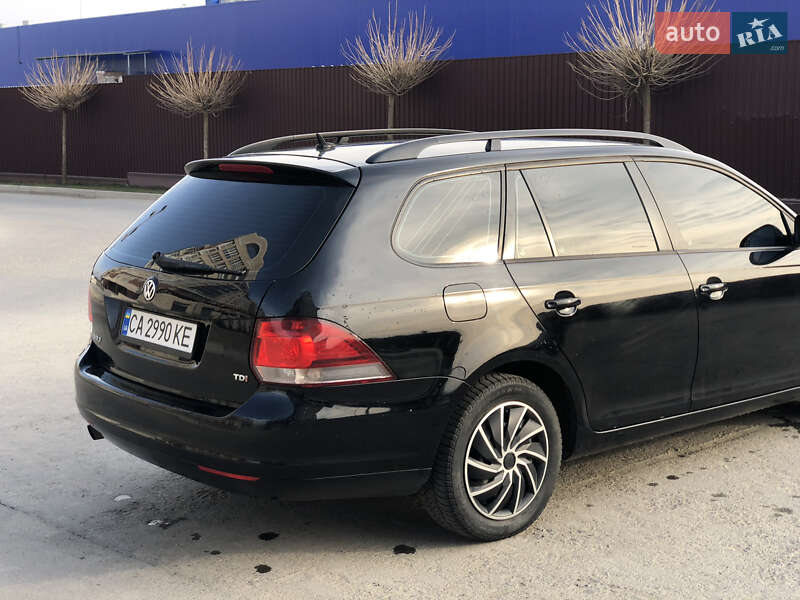 Универсал Volkswagen Golf 2010 в Умани