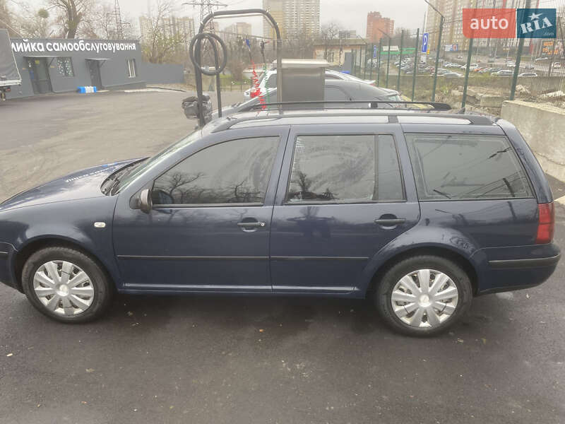 Універсал Volkswagen Golf 2000 в Києві