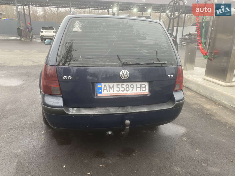 Універсал Volkswagen Golf 2000 в Києві