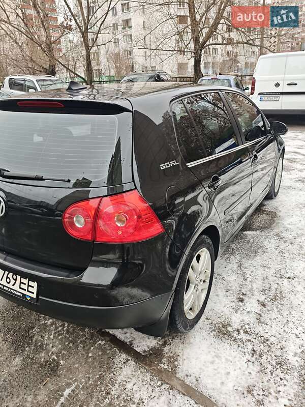 Хетчбек Volkswagen Golf 2006 в Києві