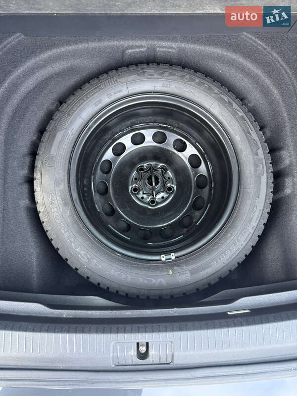 Універсал Volkswagen Golf 2013 в Гребінках