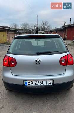 Хэтчбек Volkswagen Golf 2005 в Хмельницком