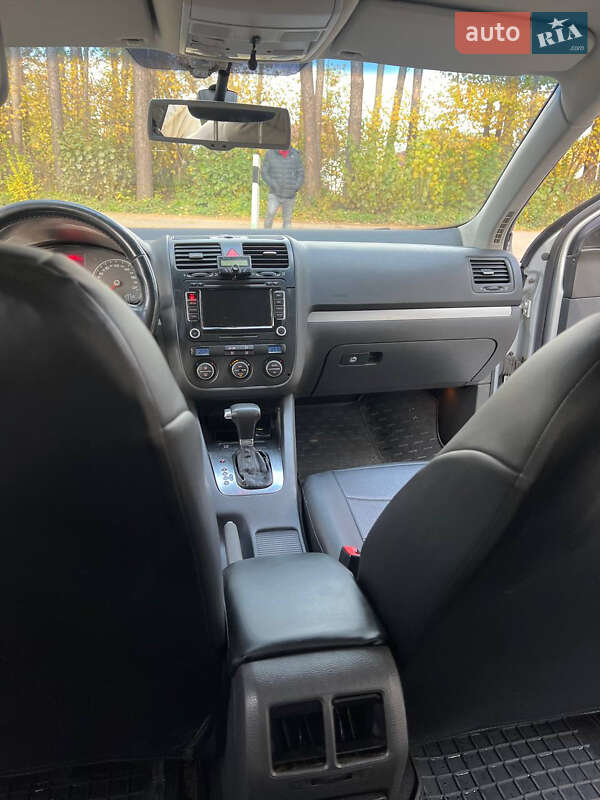 Універсал Volkswagen Golf 2008 в Новояворівську