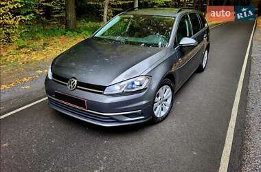 Универсал Volkswagen Golf 2017 в Мурованых Куриловцах