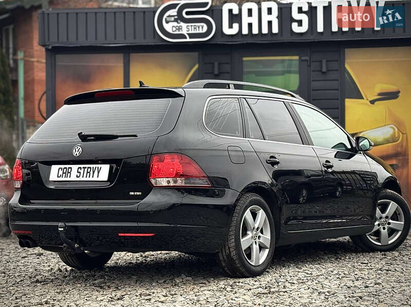 Універсал Volkswagen Golf 2012 в Стрию