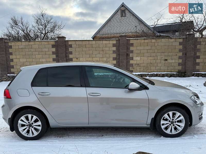 Хетчбек Volkswagen Golf 2014 в Запоріжжі