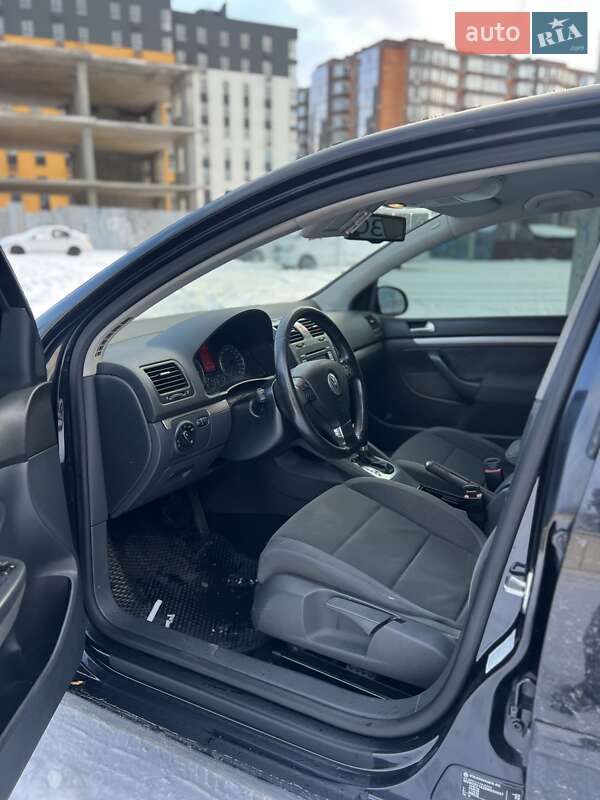 Хэтчбек Volkswagen Golf 2007 в Днепре