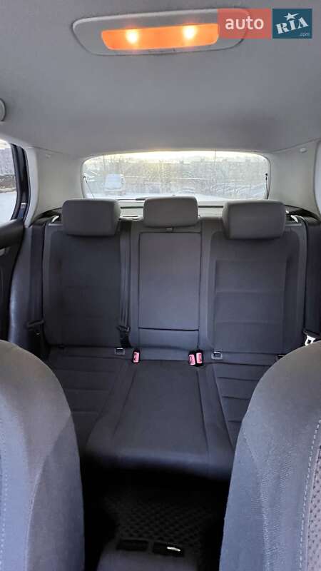 Хэтчбек Volkswagen Golf 2007 в Днепре