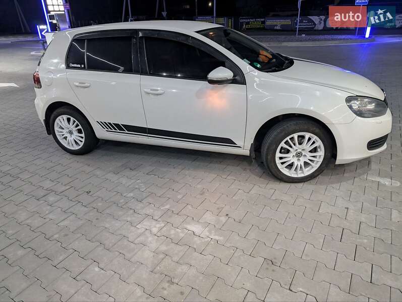 Хетчбек Volkswagen Golf 2010 в Бучі