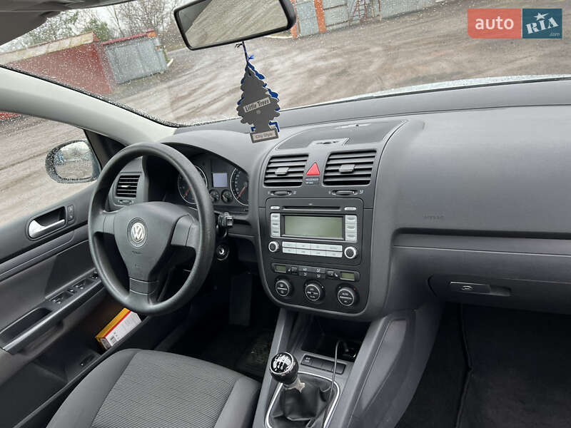 Хетчбек Volkswagen Golf 2007 в Нововолинську