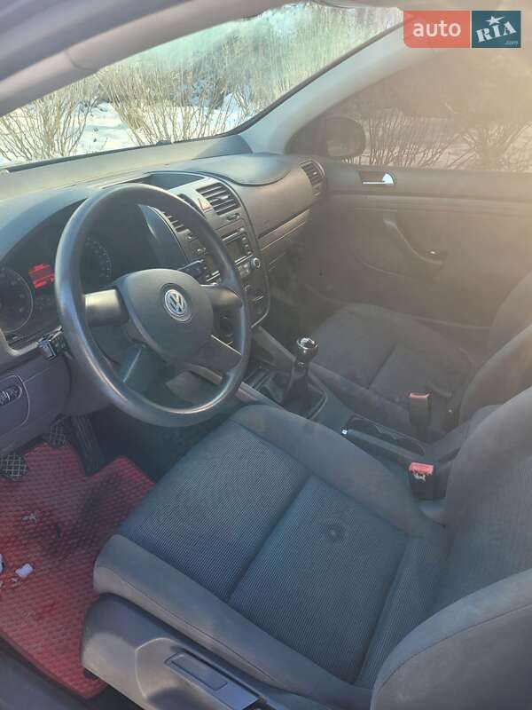Хетчбек Volkswagen Golf 2005 в Коломиї
