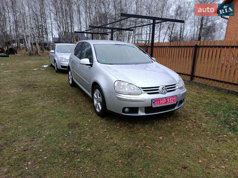 Хетчбек Volkswagen Golf 2008 в Луцьку