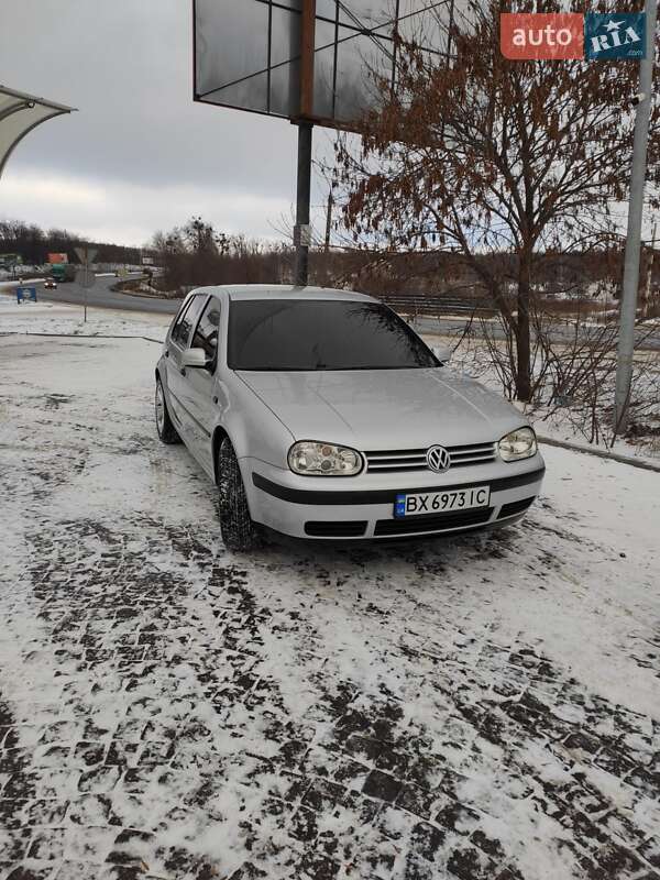 Хетчбек Volkswagen Golf 2003 в Хмельницькому