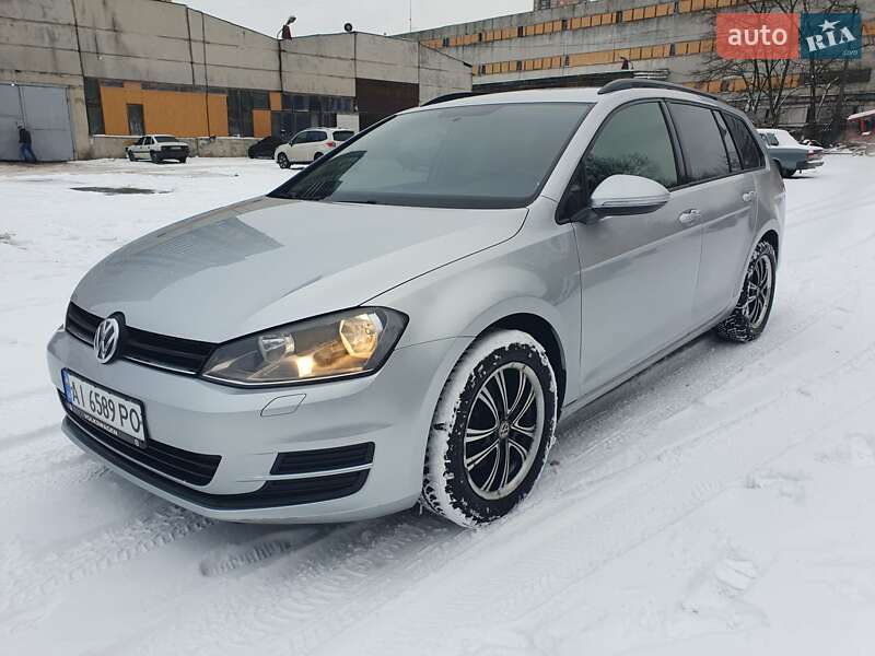 Универсал Volkswagen Golf 2015 в Киеве