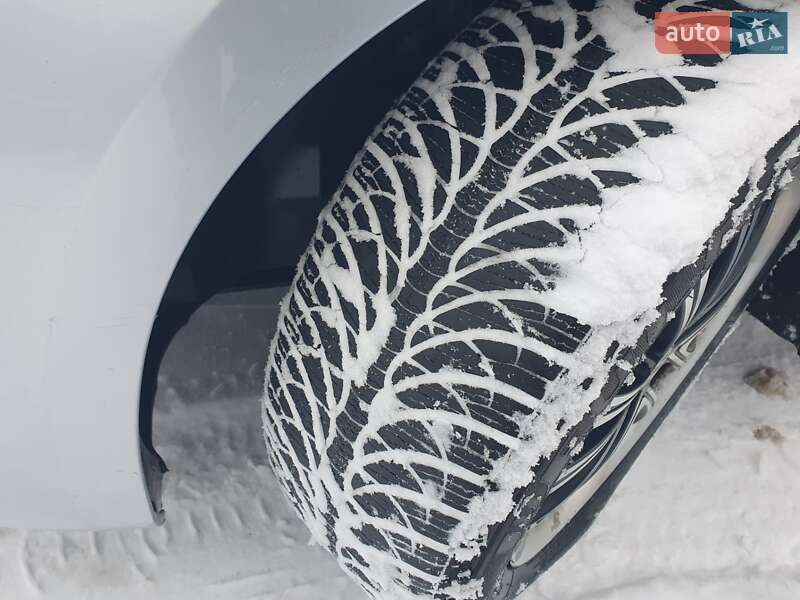 Универсал Volkswagen Golf 2015 в Киеве