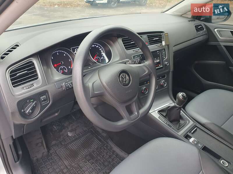 Универсал Volkswagen Golf 2015 в Киеве