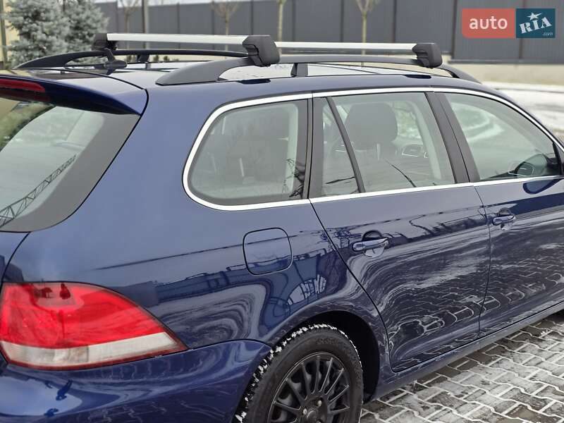 Универсал Volkswagen Golf 2010 в Луцке